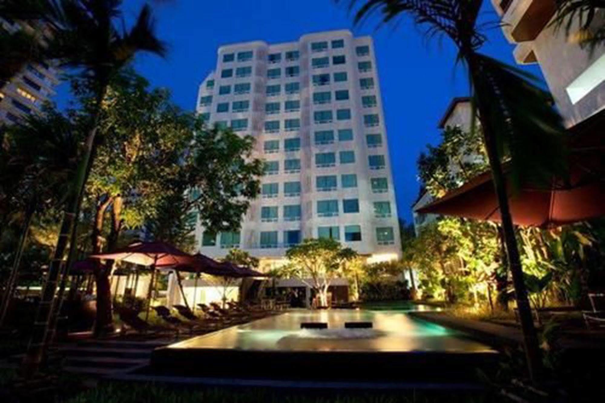 Hotel Aspira 12Th Avenue Asoke Sukhumvit Bangkok Exterior foto